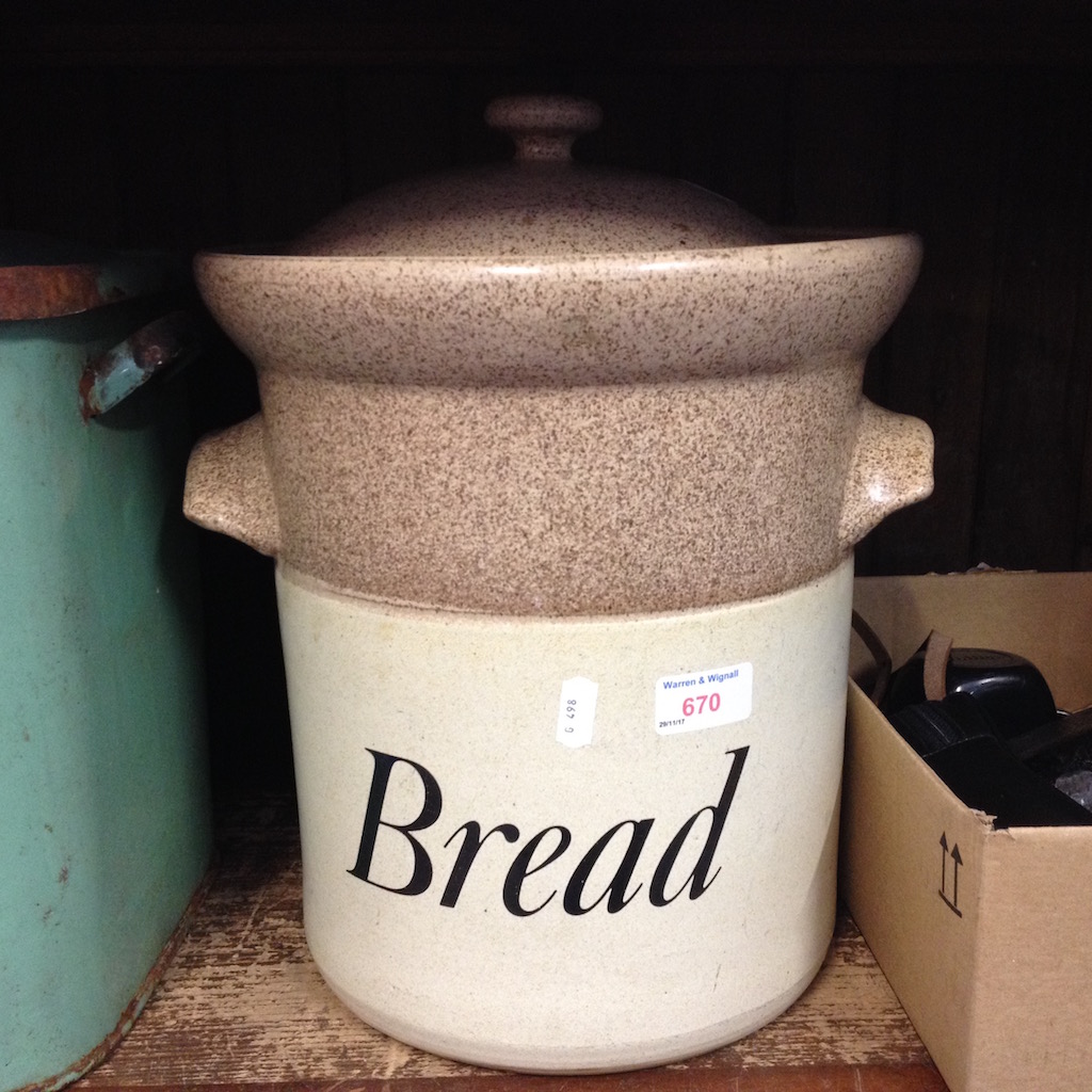 STONEWARE BREAD POT