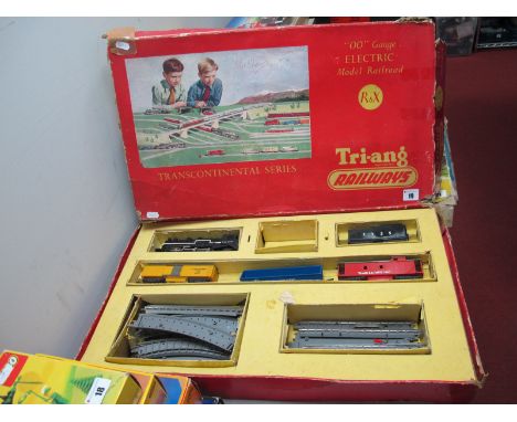 A Tri-ang "OO" Gauge/4mm Ref No. R8X Transcontinental Boxed Train Set, comprising 4-6-2  Steam Locomotive and Double Bogie Te