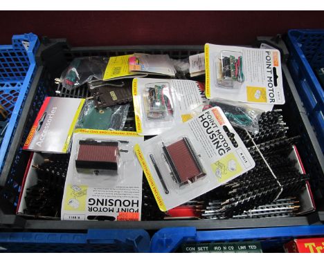 A Quantity of "OO" Gauge/4mm Track by Hornby, Lima, etc - double straights, curves, points, point motors, switches, etc (elev