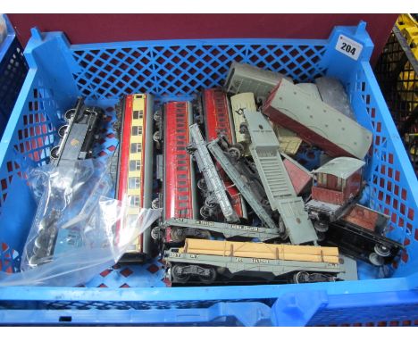 A Wrenn "OO"Gauge/4mm Class N2 0-6-2 Tank Steam Locomotive BR Black R/No 69492, unboxed, playworn, plus a Marklin Ref 4912 cr