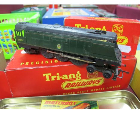 A Tri-ang "OO" Gauge/4mm Ref R3565 Boxed "Battle of Britain" Class 4-6-2 Steam Locomotive "Winston Churchill", BR Green R/No 