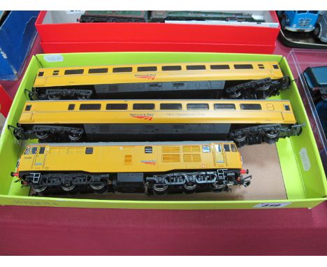 A Hornby (China) "OO"Gauge/4mm Class 31 Co-Co Network Rail Diesel Locomotive, yellow/grey livery R/No 31285 (damage to one co