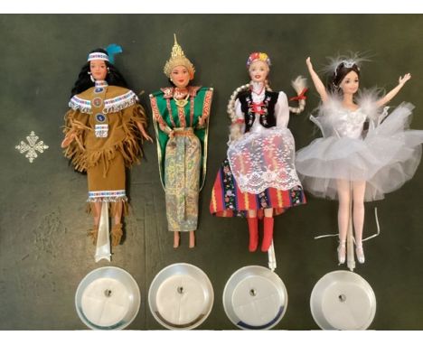 Mattel Loose Barbie sample dolls ; Vintage no boxes and unplayed with samples of Barbie swan Lake, Barbie Polish from dolls o