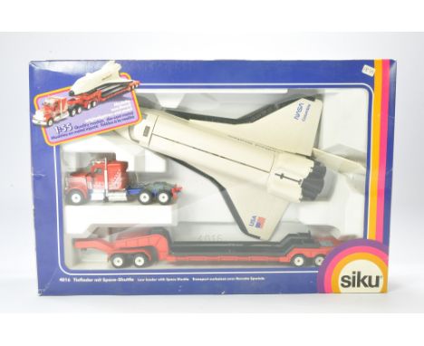 Truck mit Space Shuttle Motiv