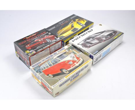 A group of 1/24 scale Model Cars and Racing Kits comprising Fujimi Lamborghini Veneno, Fujimi Lamborghini Gallardo, Hasegawa 