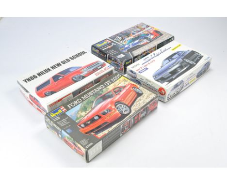 A group of 1/24 scale Model Cars and Racing Kits comprising Revell Ford Mustang GT 2005 (1/25), Fujimi Nissan Silvia Spec R, 