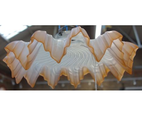 AN EARLY 20TH CENTURY ORANGE AND FROSTED GLASS HANGING LAMP SHADE, 23cm wide