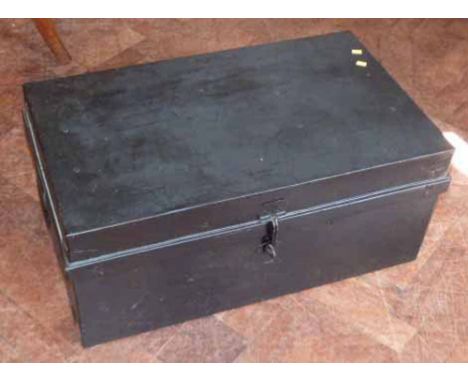 Tole trunk. Condition report: see terms and conditions