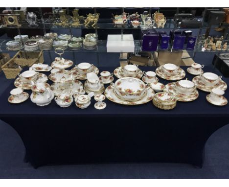 ROYAL ALBERT OLD COUNTRY ROSES DINNER SERVICE comprising tea service, six dinner plates, sixe side plates, six soup bowls and