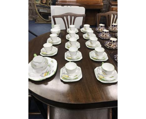 ROSYLN TEA SERVICE IN LILY PATTERN