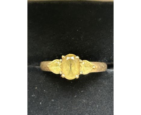 9ct Gold ring set with 3 light green stones Size O 2g 