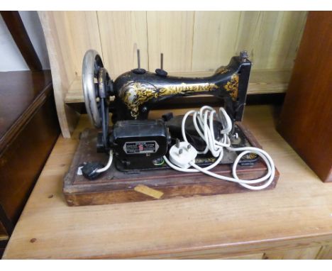 SINGER ELECTRIC PORTABLE SEWING MACHINE IN WOODEN DOME TOPPED CASE (ORIGINALLY A MANUAL MACHINE) 
