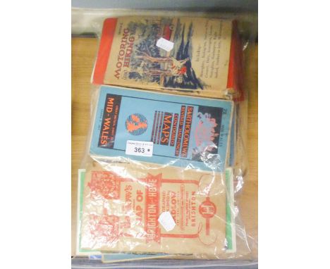 A COLLECTION OF OLD FOLDING ROAD MAPS, BARTHOLOMEWS, ORDNANCE SURVEY, MOTORING,  HIKING  ETC.... 