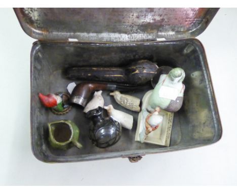 MINOR COLLECTABLES, MIXED LOT, to include: CASED WOODEN PIPE WITH ELECTROPLATED MOUNTS, 'SILVER' OVERLAID SMALL SCENT BOTTLE,