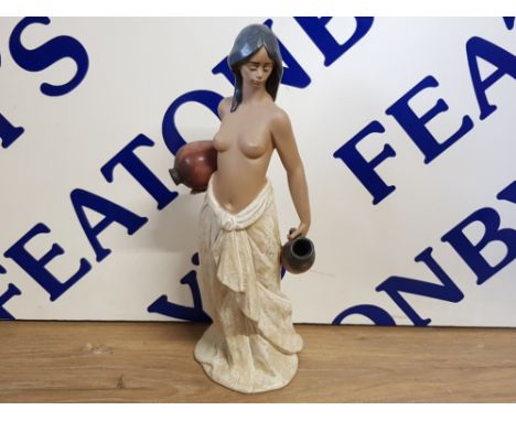 LLADRO FIGURE 12323 WATER GIRL, WITH ORIGINAL BOX