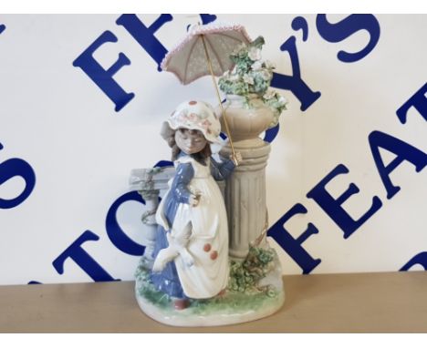 LLADRO FIGURE 5284 GLORIOUS SPRING, UNBOXED