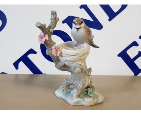 RARE LLADRO FIGURE 1299 BIRD IN THE NEST