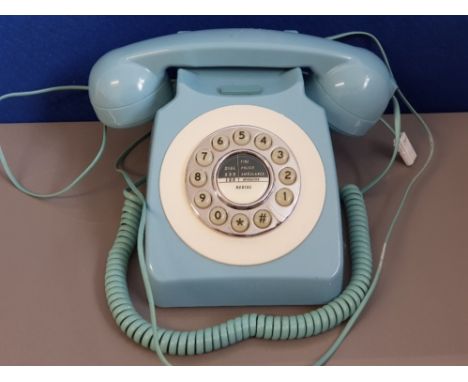 A VINTAGE STYLE TELEPHONE BY MAXTEK IN BLUE 72925