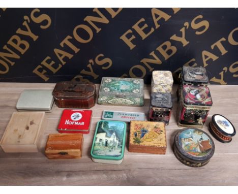 BOX CONTAINING ASSORTED VINTAGE METAL AND WOODED BOXES