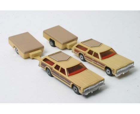 Two Matchbox Speed Kings K67/68 Dodge Monaco Estate cars with trailer both in light yellow cream with beige roof, silver gril