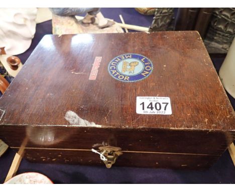 Mahogany cased screen printing set with some inks roller etc. Not available for in-house P&amp;P, contact Paul O'Hea at Mailb