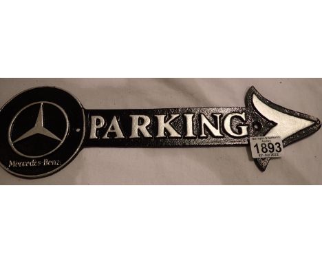 Cast iron Mercedes parking arrow sign, 45 x 15 cm. P&amp;P Group 2 (£18+VAT for the first lot and £3+VAT for subsequent lots)