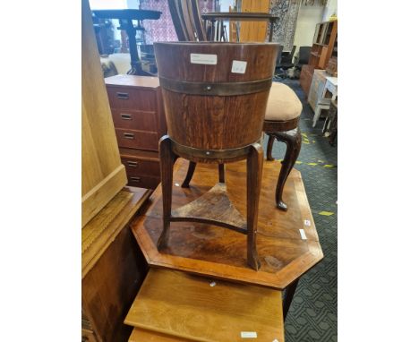 OAK PLANTER ON TRIPOD LEGS