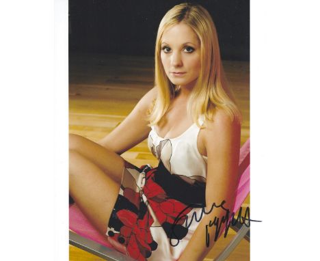 Actor, Joanne Froggatt signed 10x8 colour photograph. Froggatt (born 23 August 1980) is an English actress. From 2010 to 2015