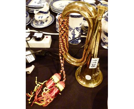 BRASS BUGLE. Brass Army bugle L: 26 cm 