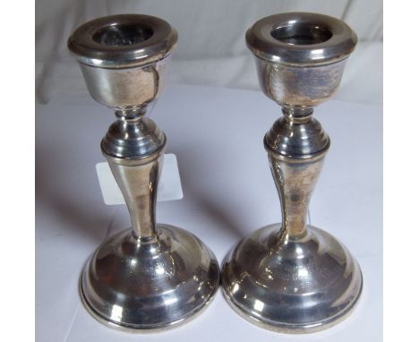 SILVER CANDLESTICK. Pair of hallmarked silver candlesticks H: 14 cm