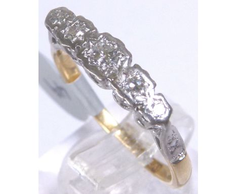 18 CT ANTIQUE RING. 18 ct gold and platinum antique five stone diamond ring, size O