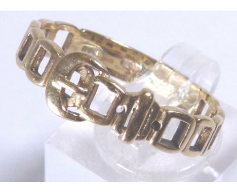 9 CT BUCKLE RING. 9 ct gold buckle ring, size Y, 3,0g