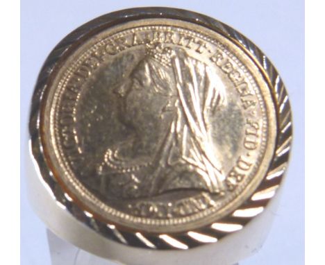 GENTS RING. Faux Sovereign gents ring, size U