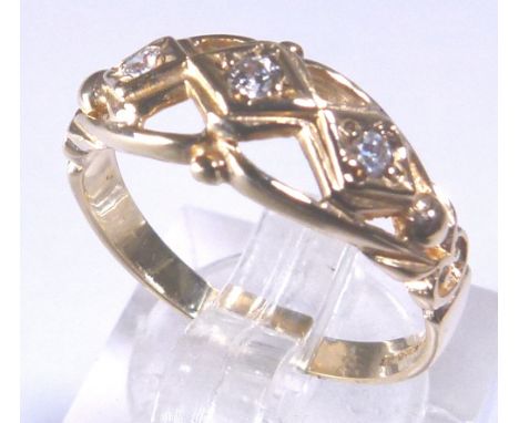 9 CT RING. 9 ct gold white stone set ring, size N, 2,2g