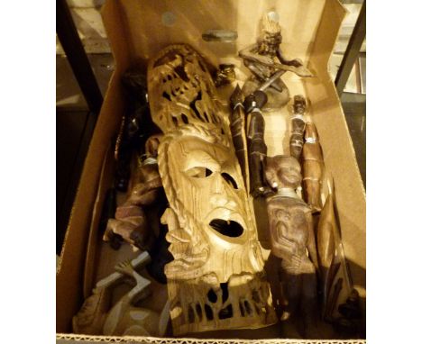 TRIBAL ART. Box of African tribal art 