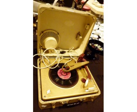 VINTAGE RECORD PLAYER. Vintage Phillips portable record player
