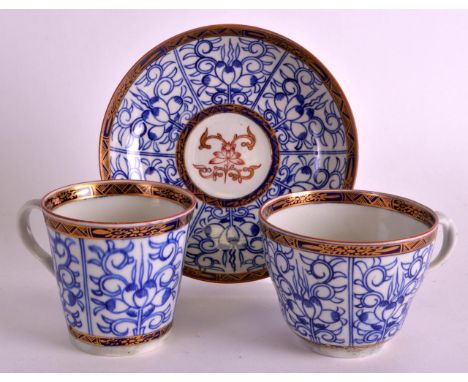 AN 18TH CENTURY WORCESTER TEACUP, COFFEE CUP & SAUCER painted the Royal Lily pattern. (3)