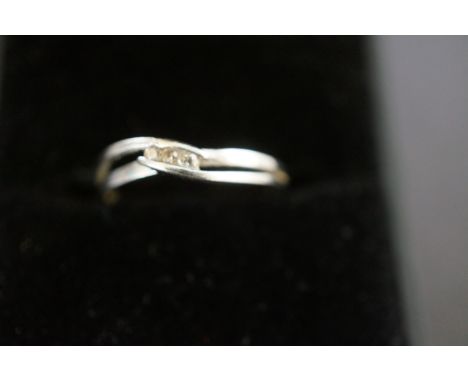 9ct White gold ring set with diamonds Size O 