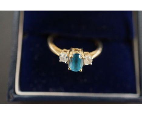 9ct Gold ring set with aquamarine &amp; diamonds Size K 