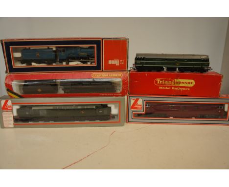 5x Boxed model trains 