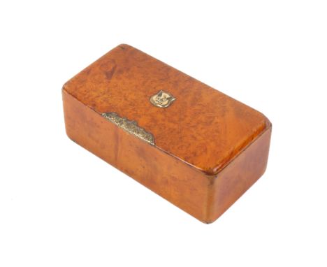 A circa 1825 Scottish yellow metal mounted burr walnut snuff box. Some remnants of the original foil lining. H33mm x W84mm x 
