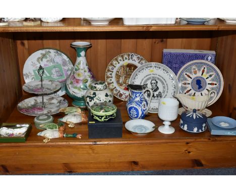 A GROUP OF CERAMICS, comprising two Czechoslovakian Royal Dux 'Flying Duck' wall plaques (some crazing), a boxed royal Crown 