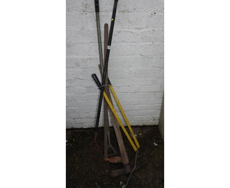 Quantity of Garden Tools 