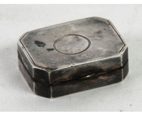 SMALL SILVER SNUFF BOX, oblong with corners, engine turned hinged lid, 1 1/2" wide, Chester 1913 and A SILVER SOVEREIGN CASE 