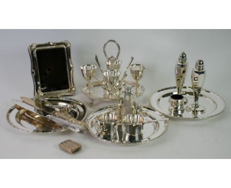 A SELECTION OF ELECTROPLATE INCLUDING; AN EGG CRUET STAND with four silver spoons,  A PLATED PHOTOGRAPH FRAME, plated condime