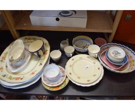 MIXED LOT : VARIOUS CERAMICS TO INCLUDE WEDGWOOD GRAVY BOAT, VARIOUS MEAT PLATES, QUIMPER BOWLS AND OTHER ITEMS