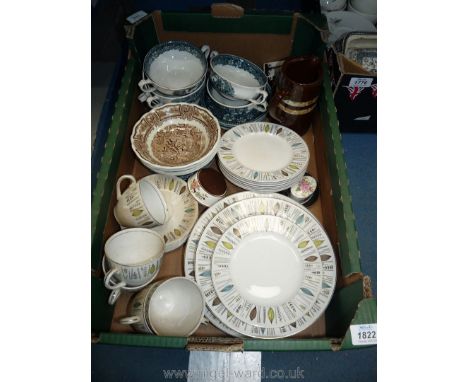 A box of china to include Alfred Meakin Corinth pattern dinner plates, side plates, five cups, six saucers, blue and white so