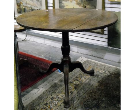 19th century circular oak tilt-top pedestal tripod table, 87cm diameter 