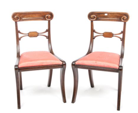 A GOOD SET OF EIGHT (6+2) LATE REGENCY PERIOD MAHOGANY DINING ROOM CHAIRS, each with a curved scroll top rail and an X-shaped