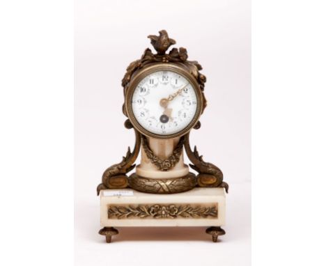A SMALL FRENCH GILT BRASS MOUNTED AND WHITE MARBLE DESK CLOCK, the case surmounted with a perched bird above a circular conve